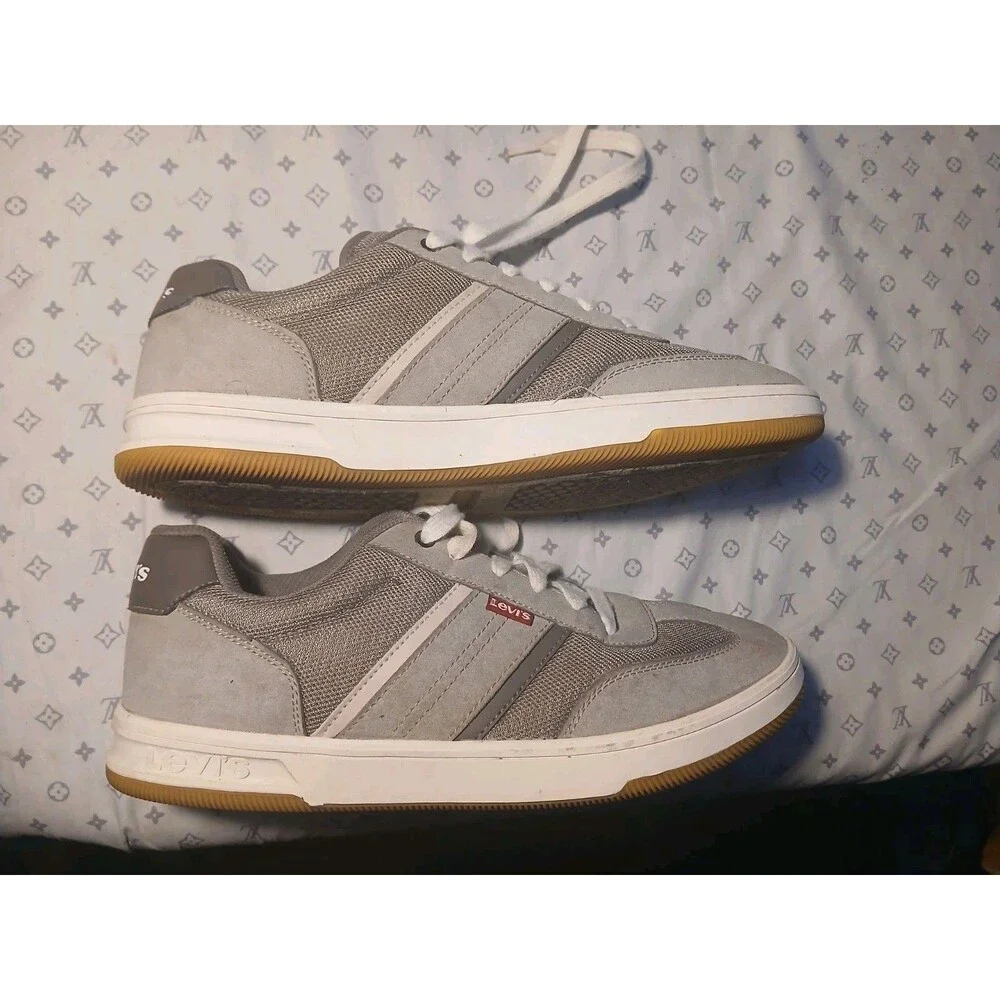 MENS LEVI'S COMFORT GRAY TENNIS SHOE SIZE 10